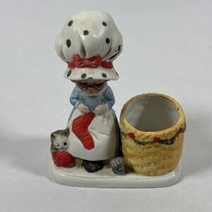 Vintage Granny At Work Hand Painted Porcelain Figurine‎ Jasco 1978 Taiwan